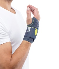 Push Sports Handgelenkbandage an der Hand - Push Sports Handgelenkbandage